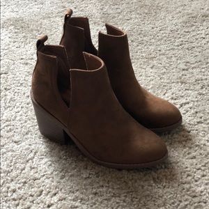 Ankle booties